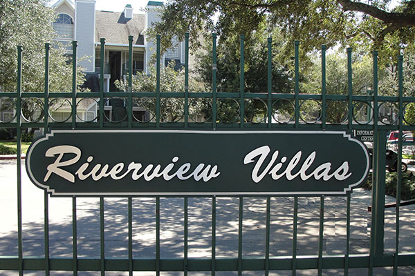 Riverview Villa Apartments Entrance Gate with sign